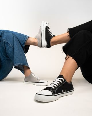 Classic never goes out of style. ⚫⚪ HERLIK in Black & Light Grey – minimalism that moves with you. 👟✨ #Bohempia #Herlik...