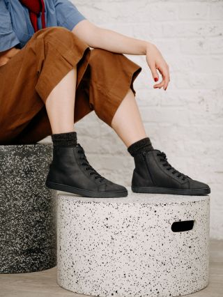 Some days, you just want to keep it simple. 🤎 ALEX — our new warm barefoot winter boots that go with everything. Cozy...